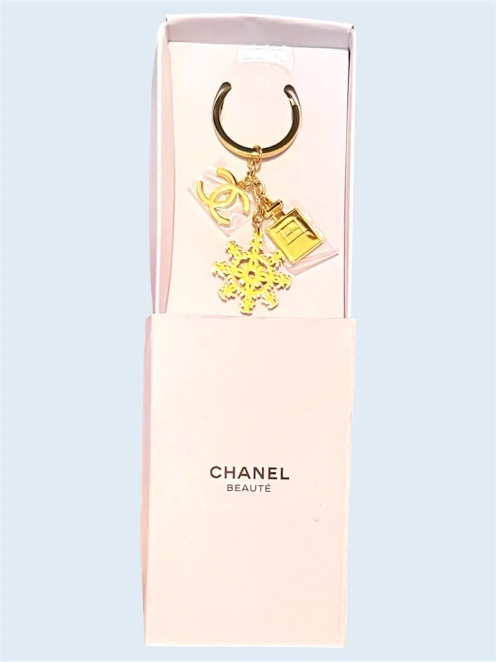 CHANEL Beaute Limited Edition Holiday 3-Charm Gold Keychain Keyring